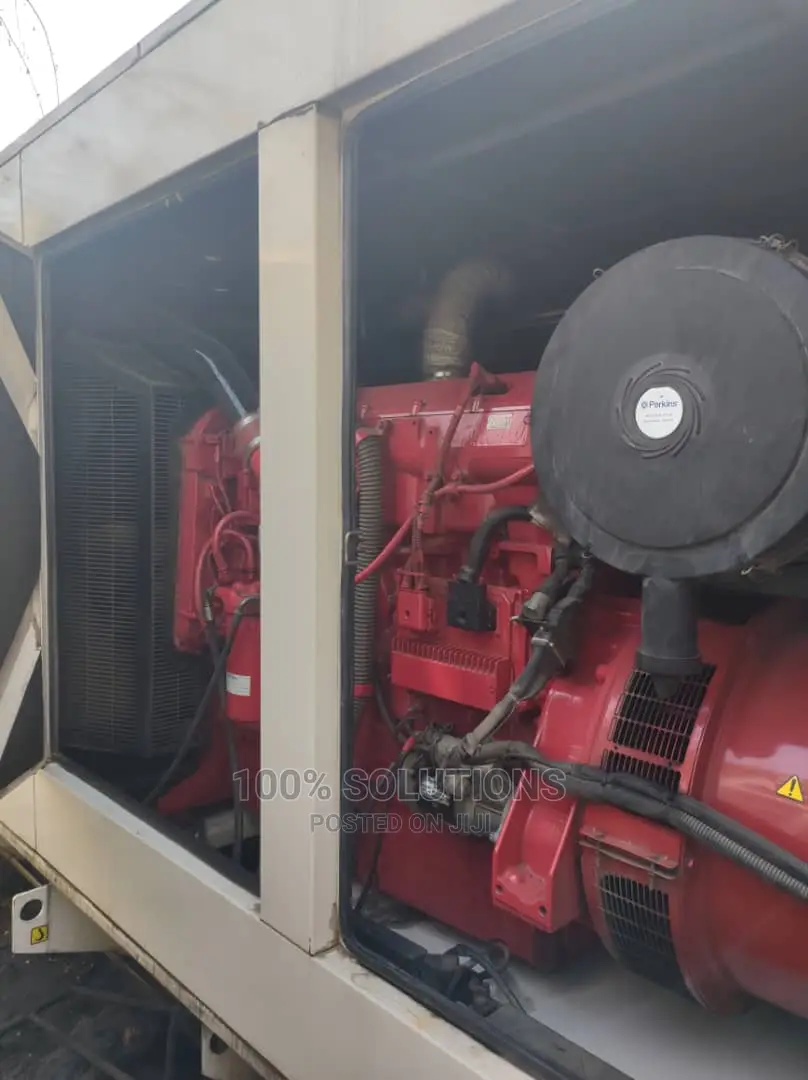 500kva Perkins Engine Soundproof Generator. 465hours