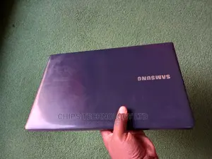 Laptop Samsung XE303C12 8GB Intel Core I5 HDD 1T