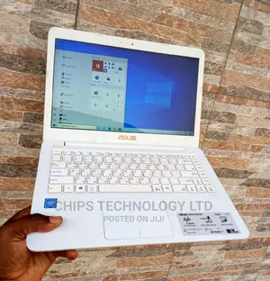Laptop Asus E402SA 2GB Intel Celeron SSHD (Hybrid) 160GB