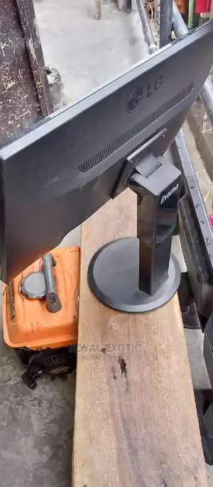 24 Inches LED Computer Monitor, With HDMI, DVI and USD Input