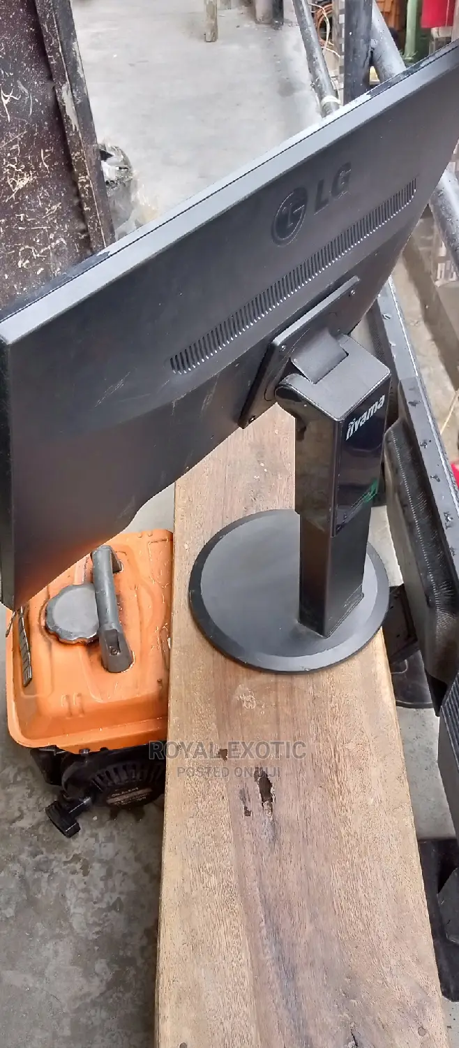 24 Inches LED Computer Monitor, With HDMI, DVI and USD Input