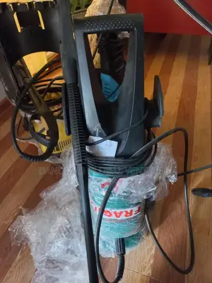 Bosch Aquatak ,120i Pressure Washer With Inbuilt Soap Tank