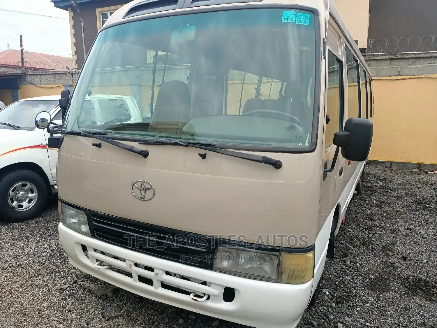 Toyota Coaster 2010 Gold