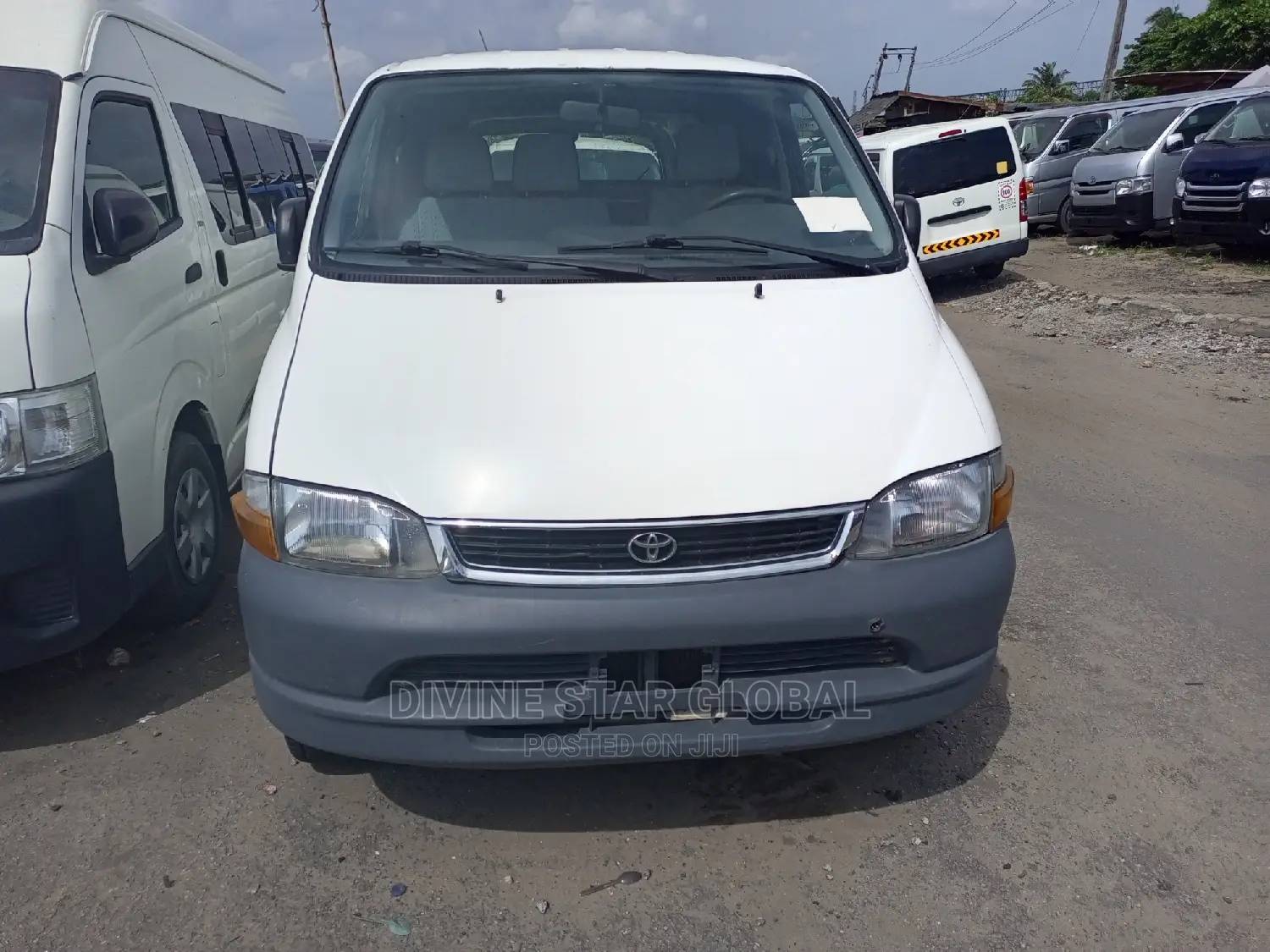 Toyota HiAce 2006 White