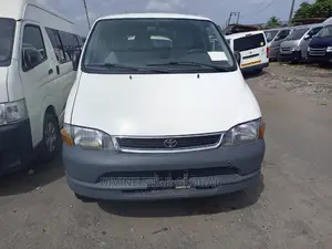 Toyota HiAce 2006 White