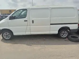 Toyota HiAce 2006 White