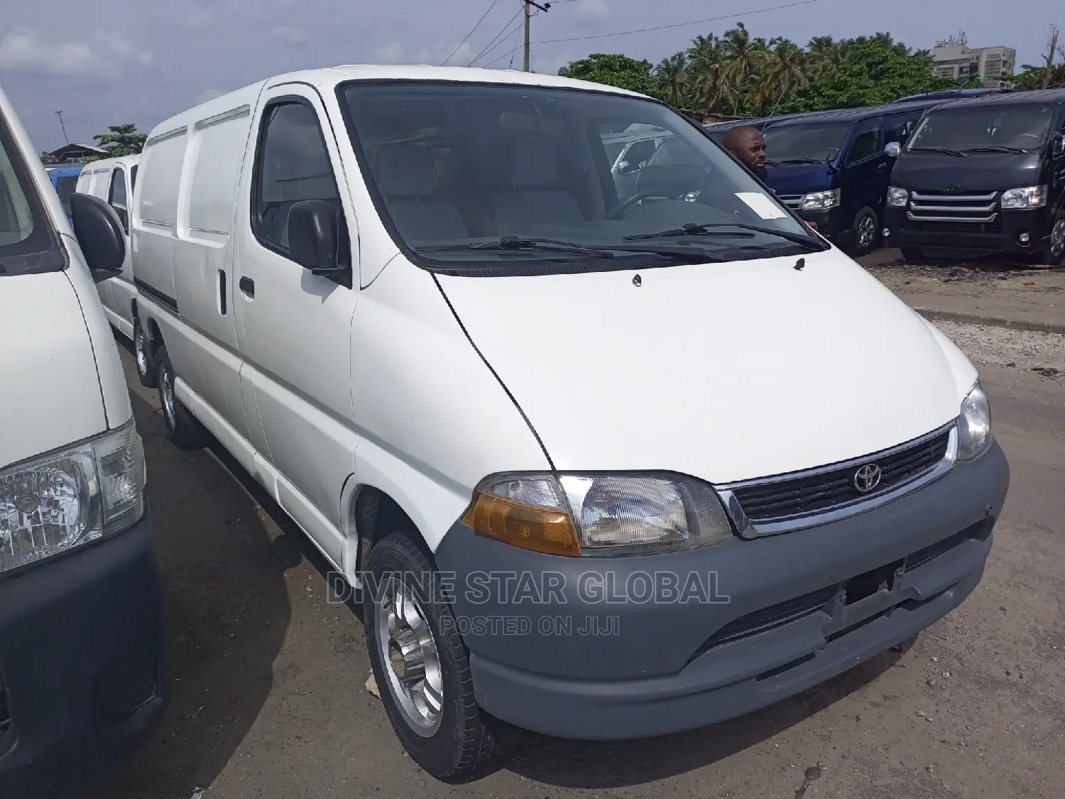 Toyota HiAce 2006 White