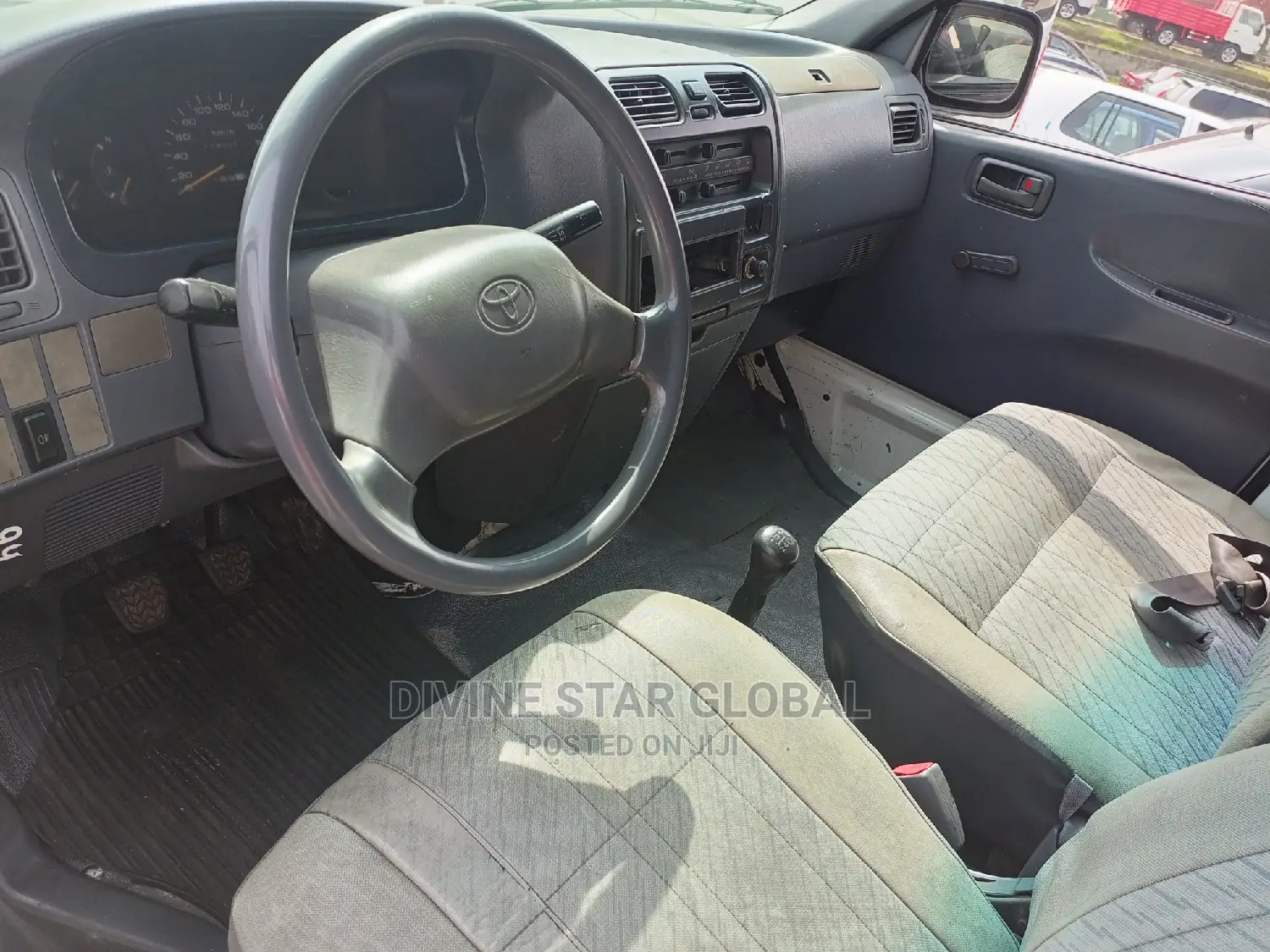 Toyota HiAce 2006 White