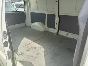 Toyota HiAce 2006 White