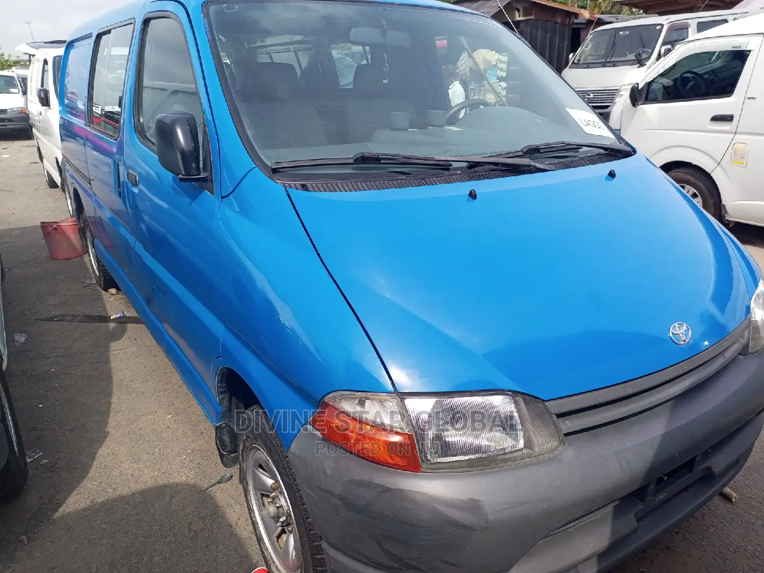 Toyota HiAce 2004 Beige