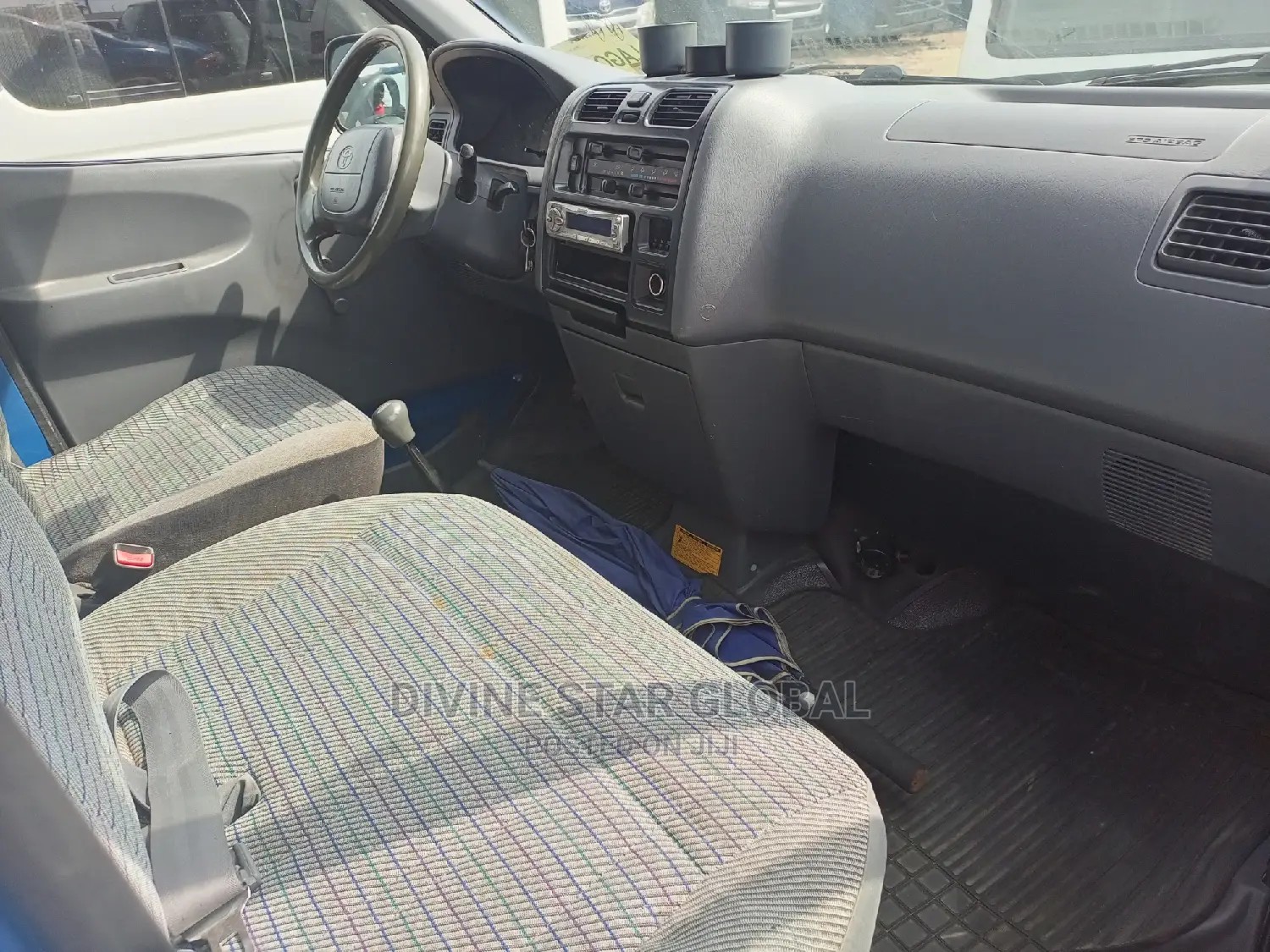 Toyota HiAce 2004 Beige