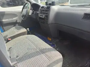 Toyota HiAce 2004 Beige