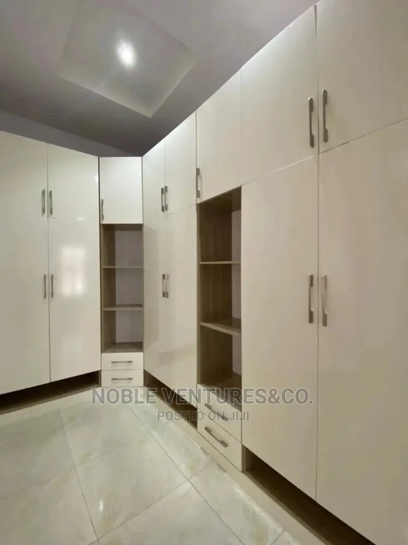 Noble Tiler Professional Team