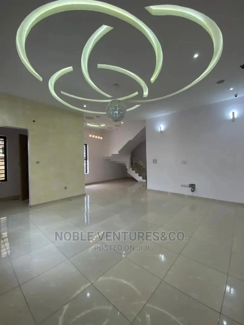 Noble Tiler Professional Team
