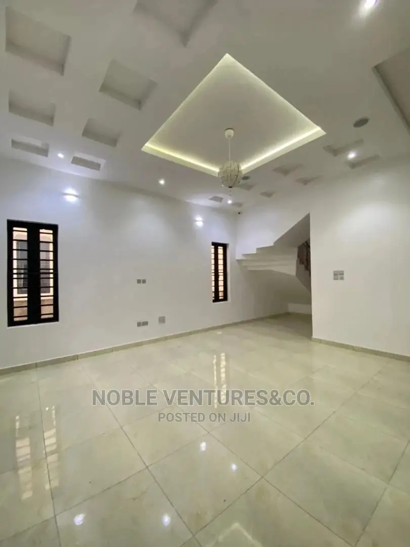 Noble Tiler Professional Team