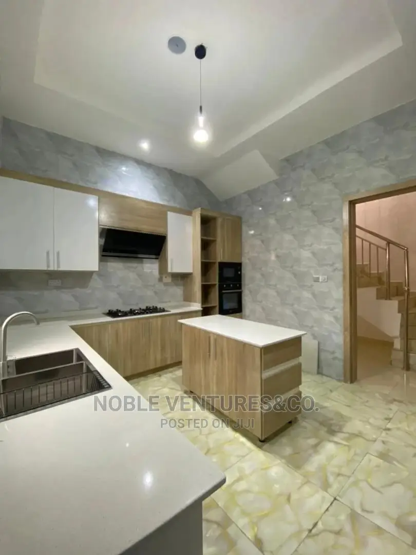 Noble Tiler Professional Team