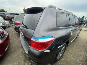 Toyota Highlander Limited 2012 Gray