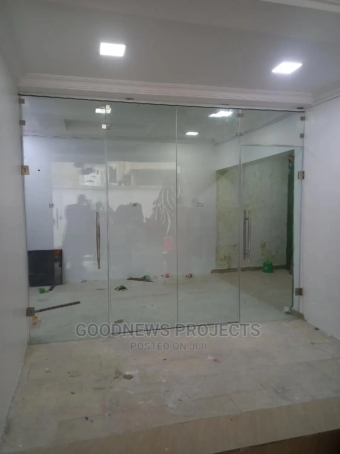 Frameless Fixed Door Office Partitioning