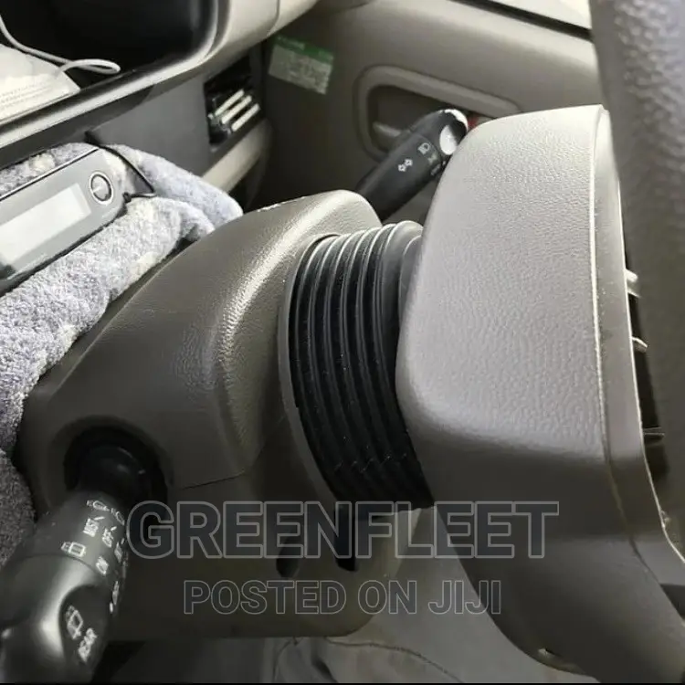 Suzuki APV Minibus 2012 Grey