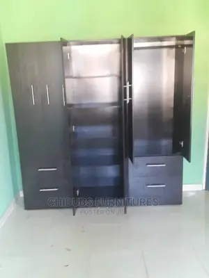 #676# Strong 6ft By 6ft Wardrobe With 4 Drawers