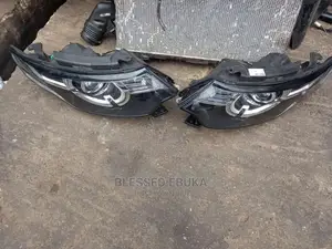 Set of Head Lights Land Rover Discovery Sport