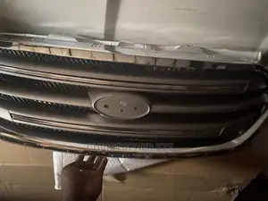 Front Grille Taurus 2013 2014 2015 2016