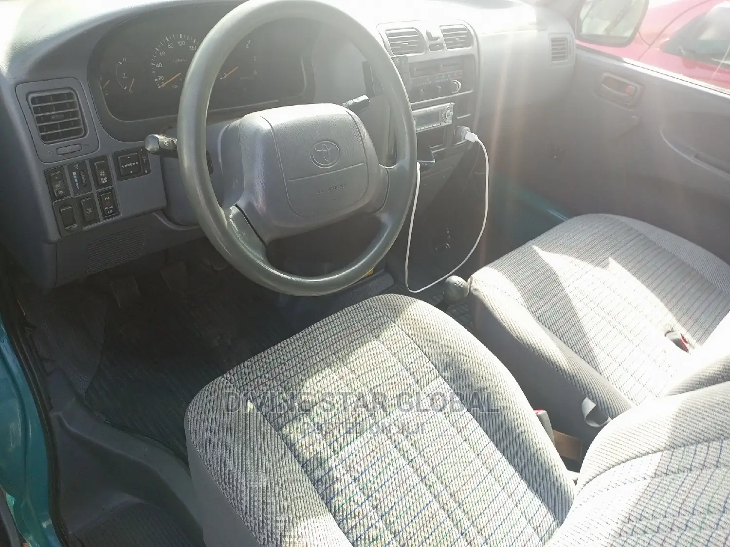 Toyota HiAce 2004 Green