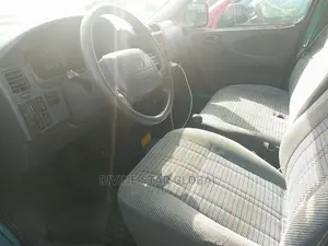 Toyota HiAce 2004 Green