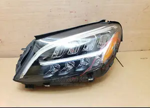 Mercedes-Benz C300 2019 Headlights