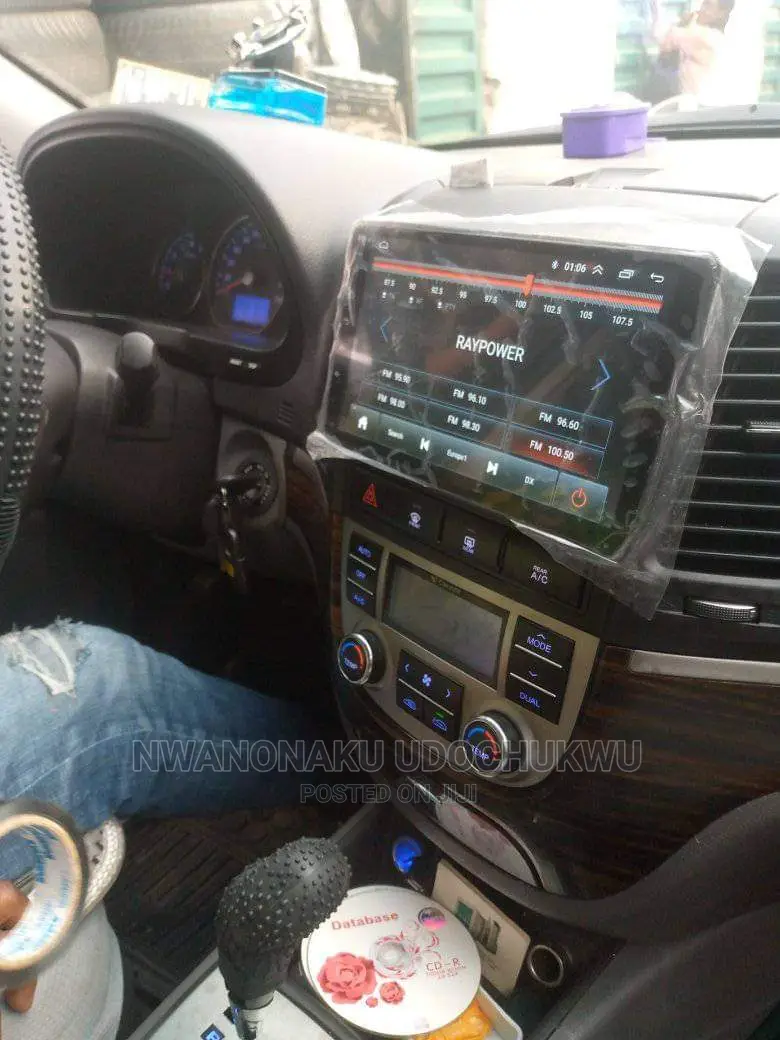 2007-2012 Hyundai Santa Fe Installed Car Android