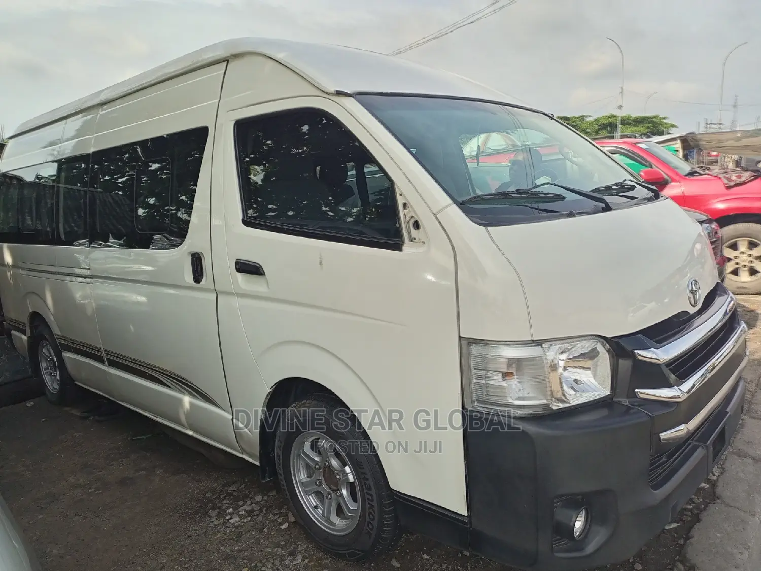 Toyota HiAce 2016 White