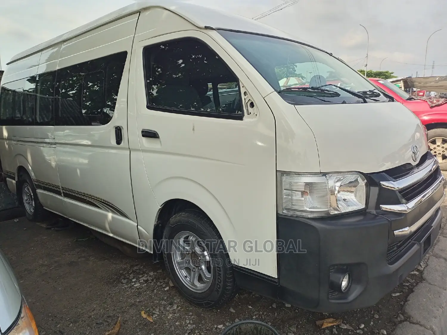 Toyota HiAce 2016 White