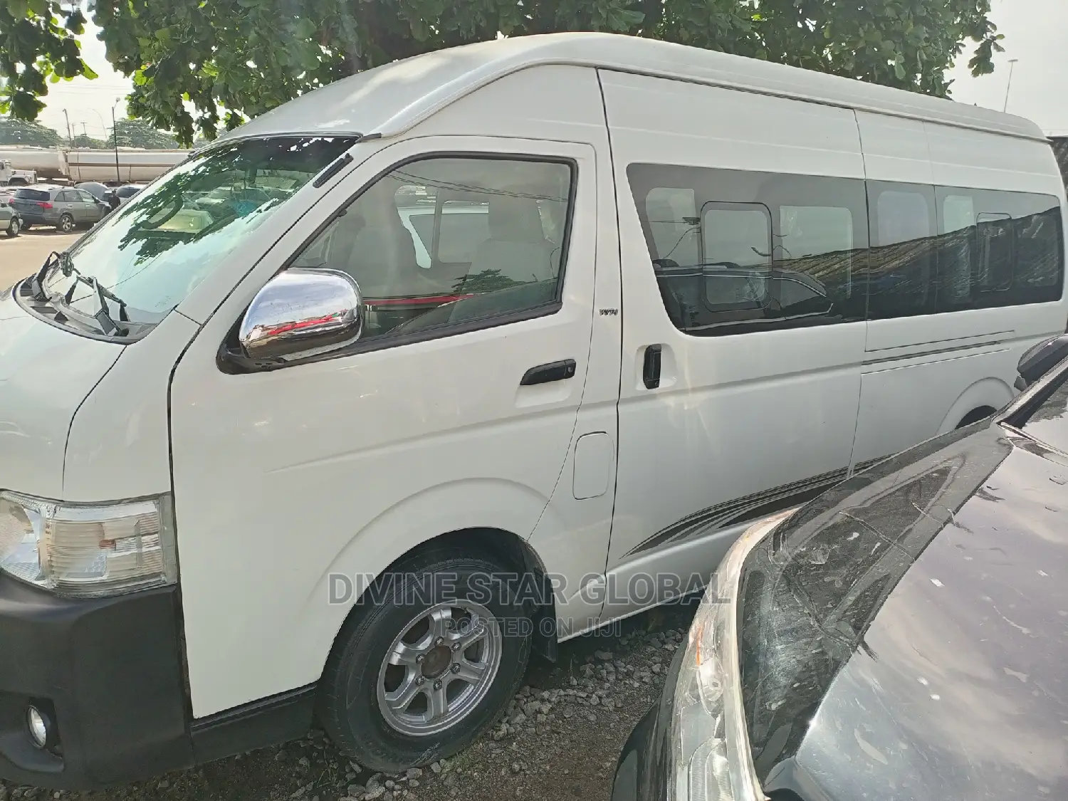 Toyota HiAce 2016 White