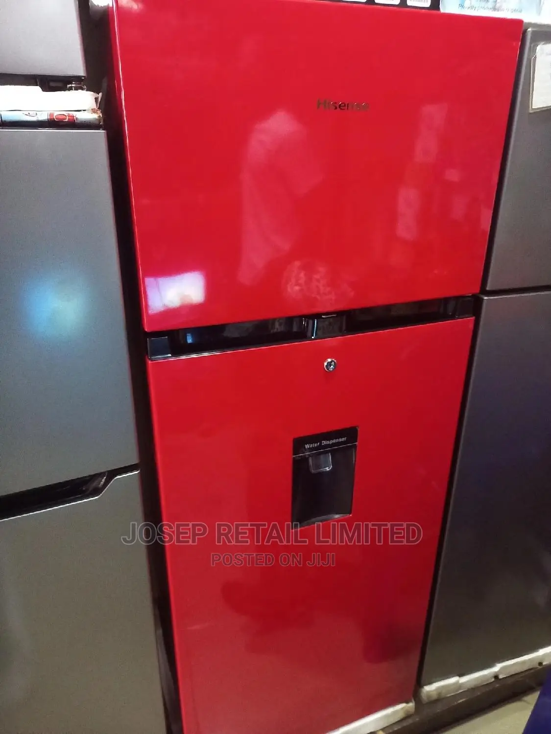 Hisense Fridge and Freezer With Water Dispenser