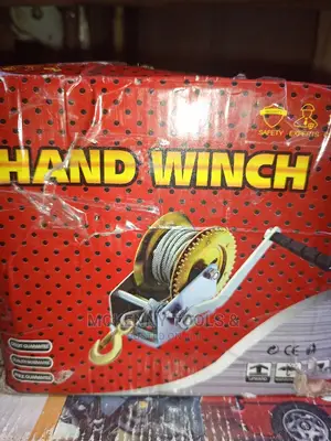 1000 Pound Hand Winch - Tz-08012-86