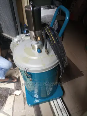 Total Pneumatic Grease Bucket
