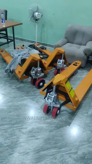Pallet Trucksss