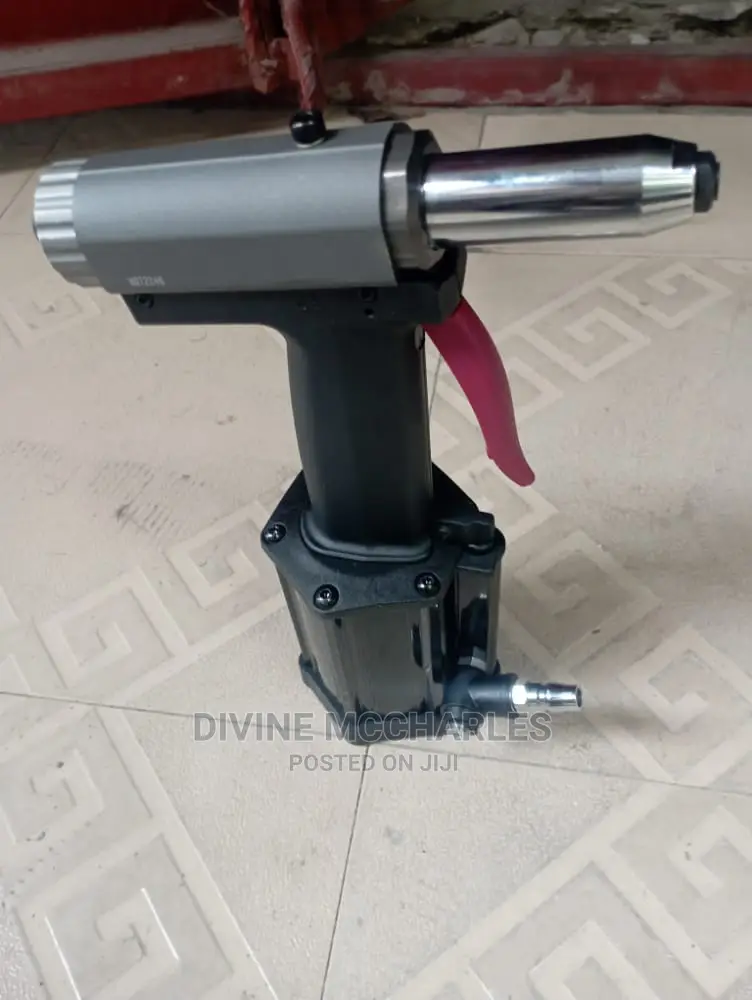 Air Type Rivet Machine