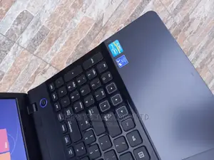 Laptop Samsung NP300E4X 4GB Intel Core I5 HDD 750GB