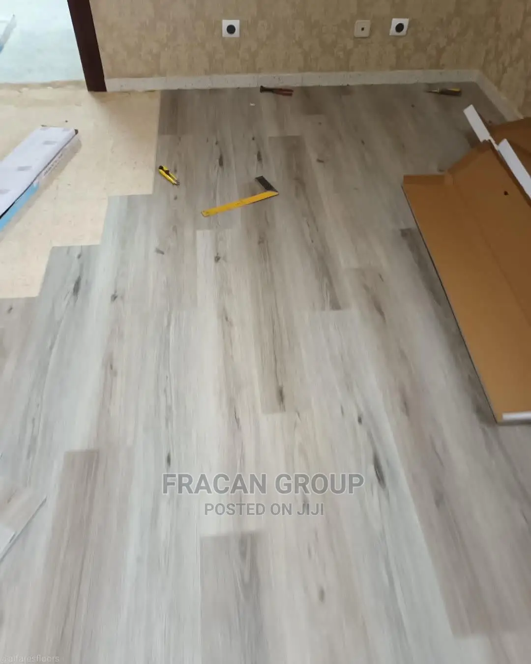 Classy Vinyl Wood-Like Floor.