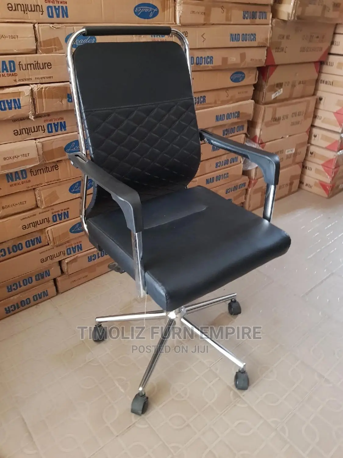 Executive Swivel Office Chair-Black.