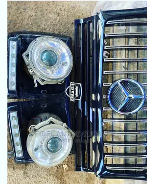 G Wagon Front Grill and Headlight 2015