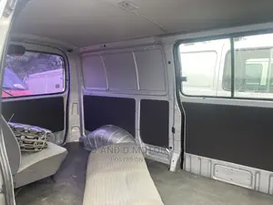 Toyota HiAce 2003 Silver