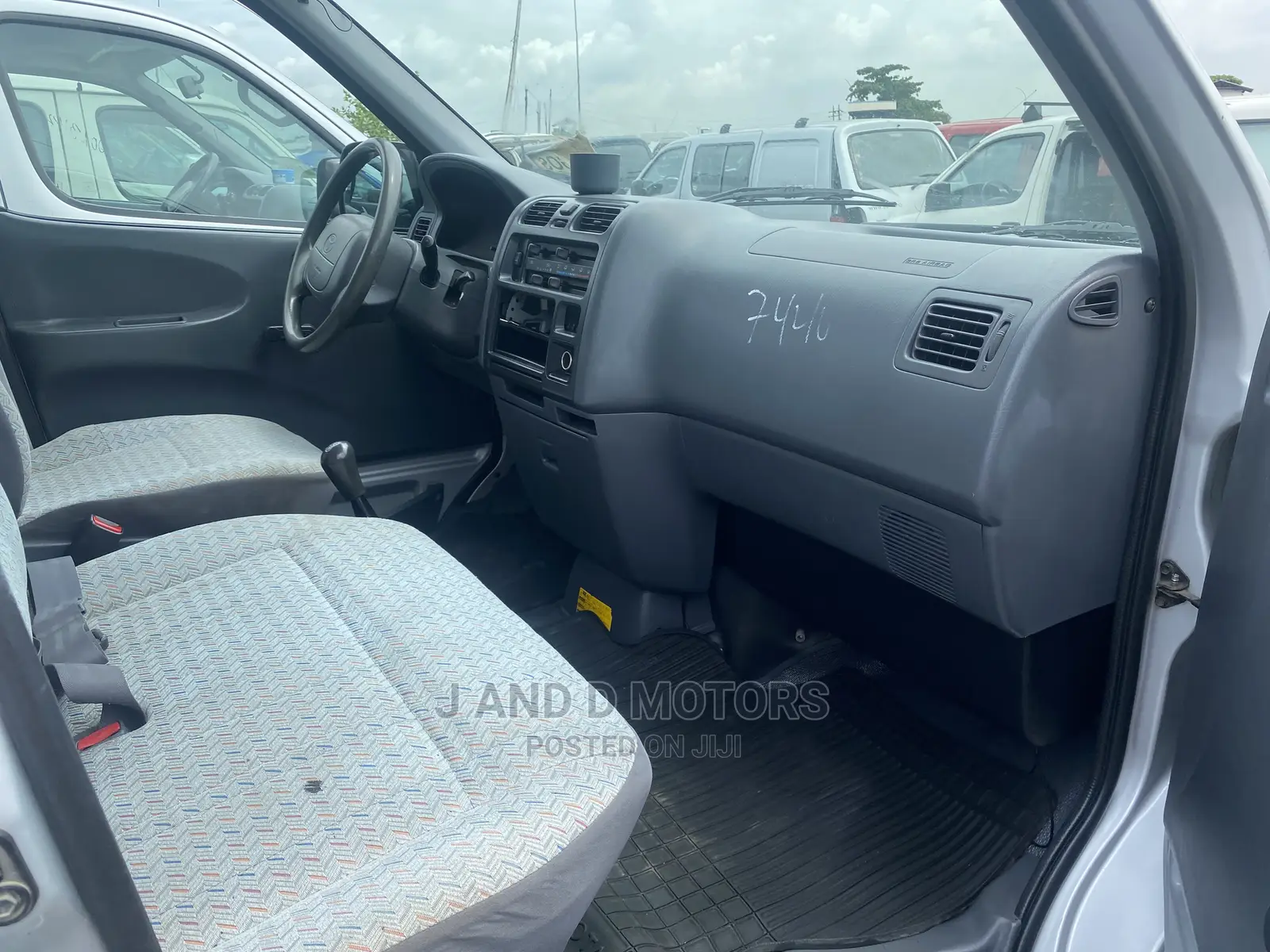 Toyota HiAce 2003 Silver