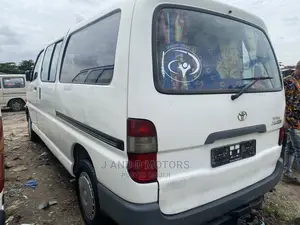 Toyota HiAce 2003 White