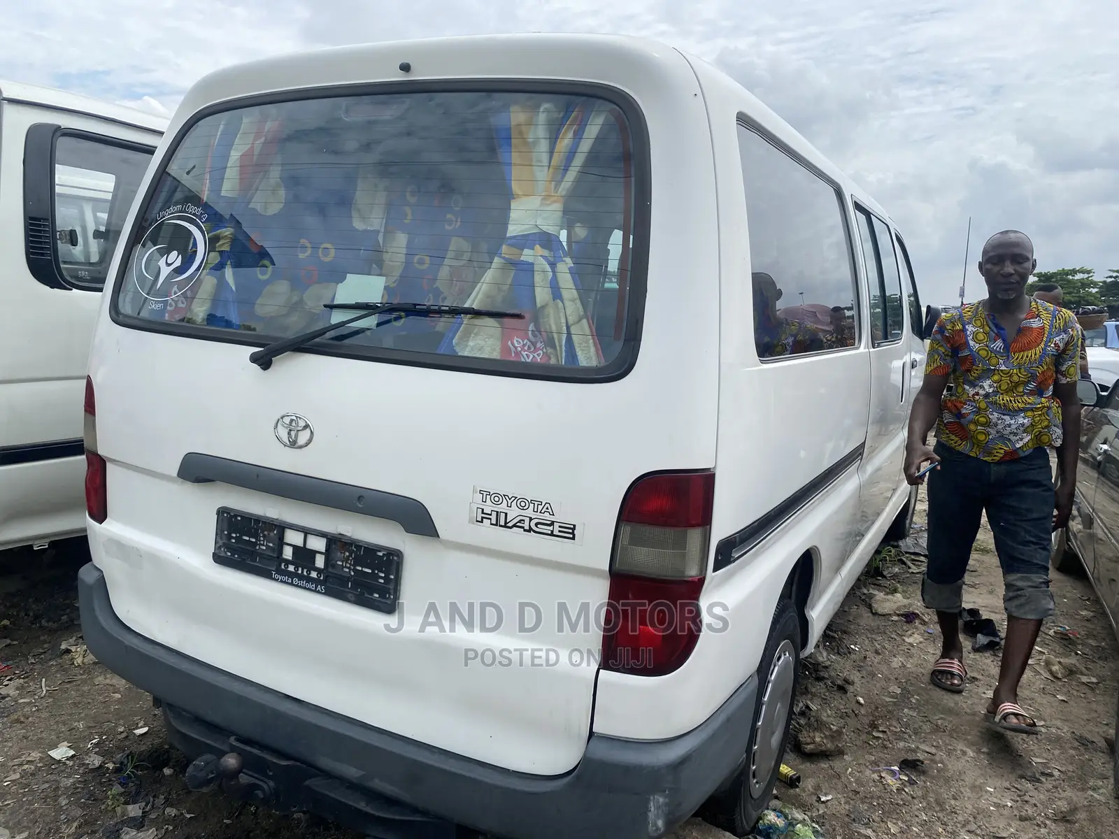 Toyota HiAce 2003 White