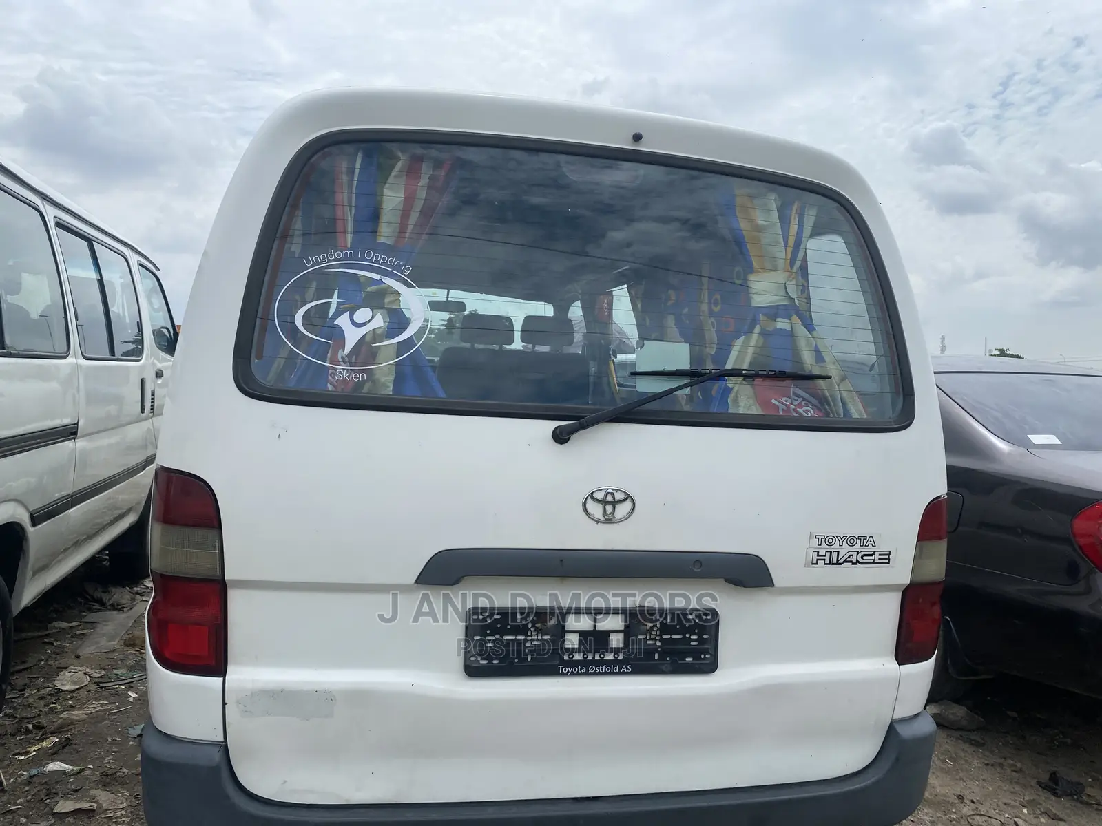Toyota HiAce 2003 White