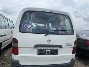 Toyota HiAce 2003 White