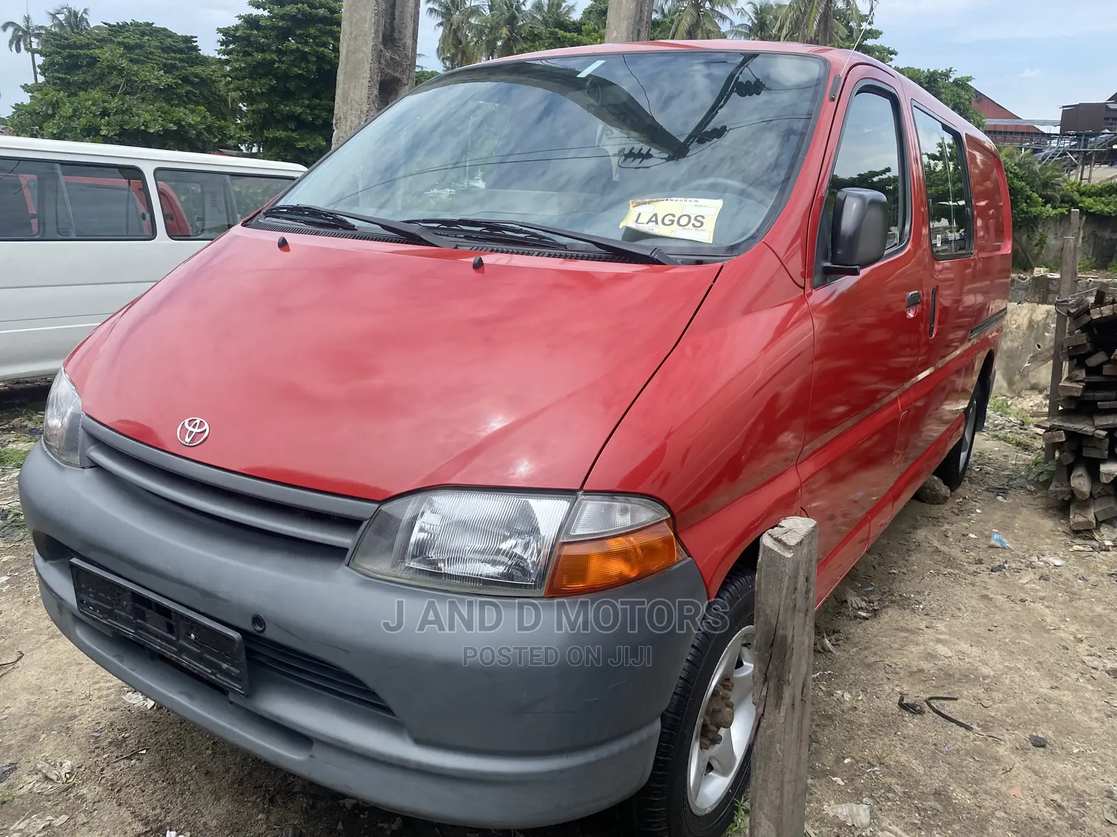 Toyota HiAce 2003 Red