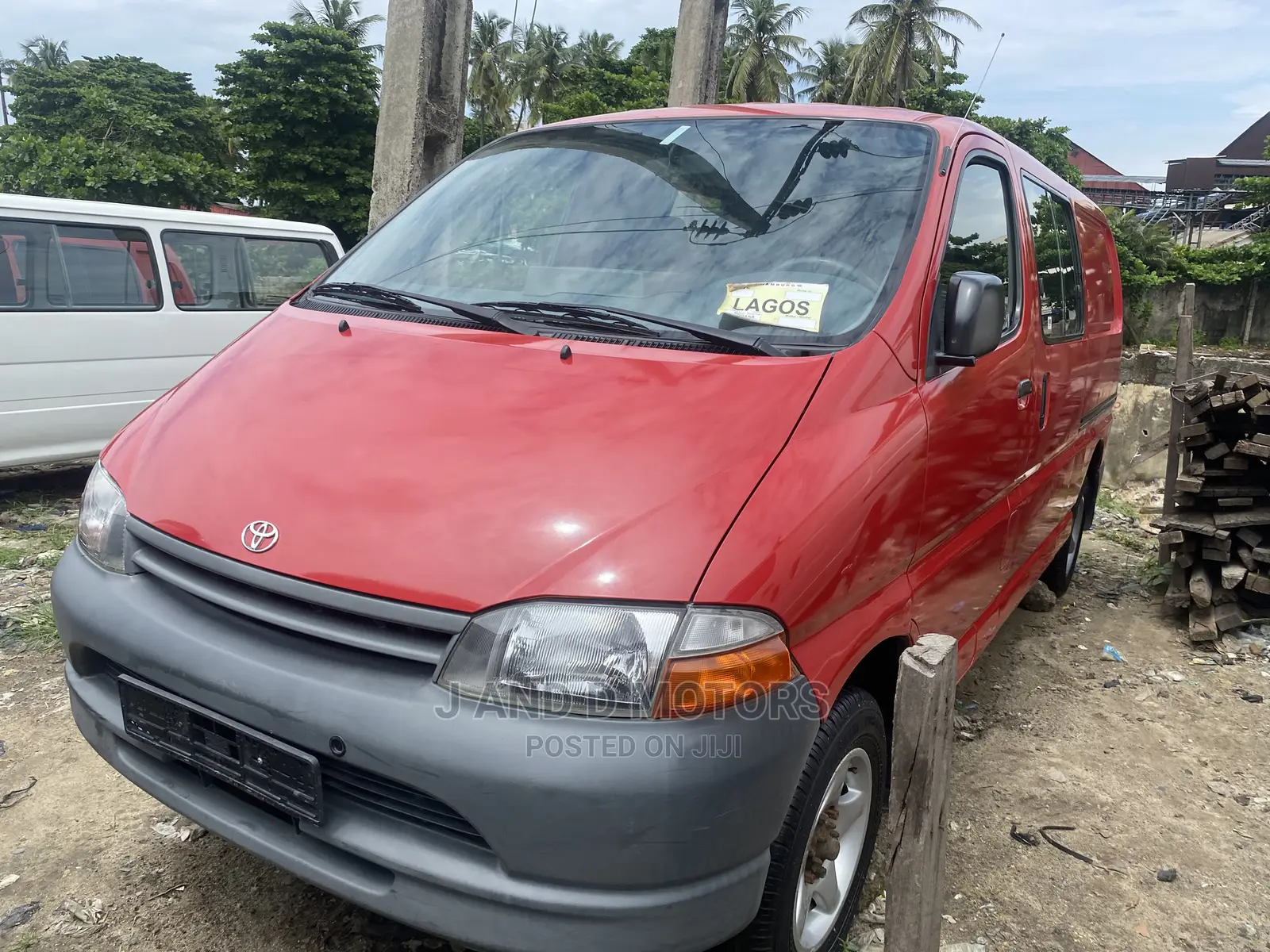 Toyota HiAce 2003 Red